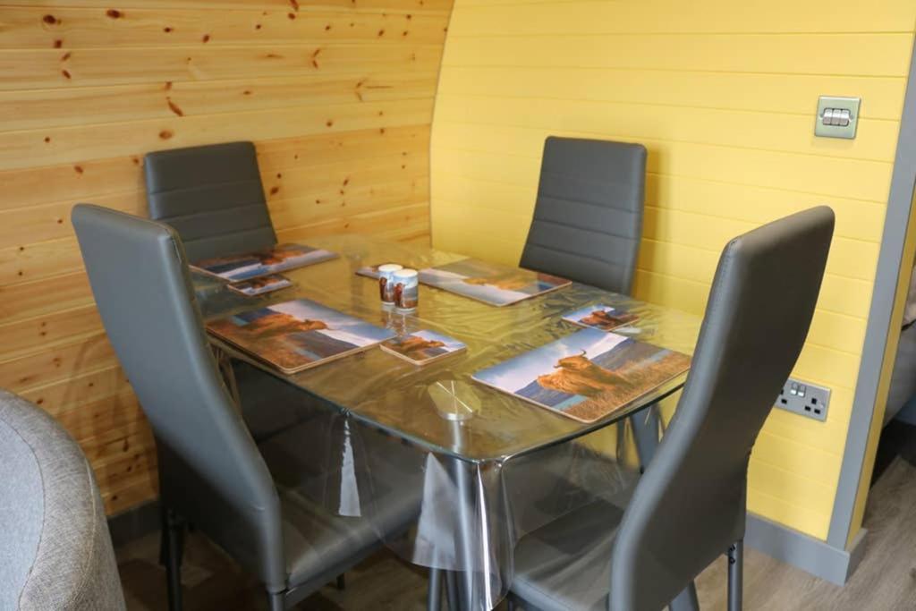 Villa Glampods Glamping Pod - Meet Highland Cows And Sheep Elgin Exterior foto